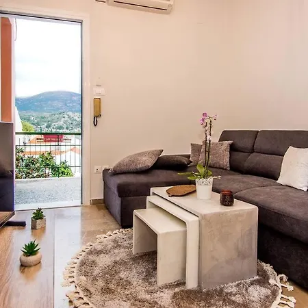 Kurti * Argostoli (Kefalonia)