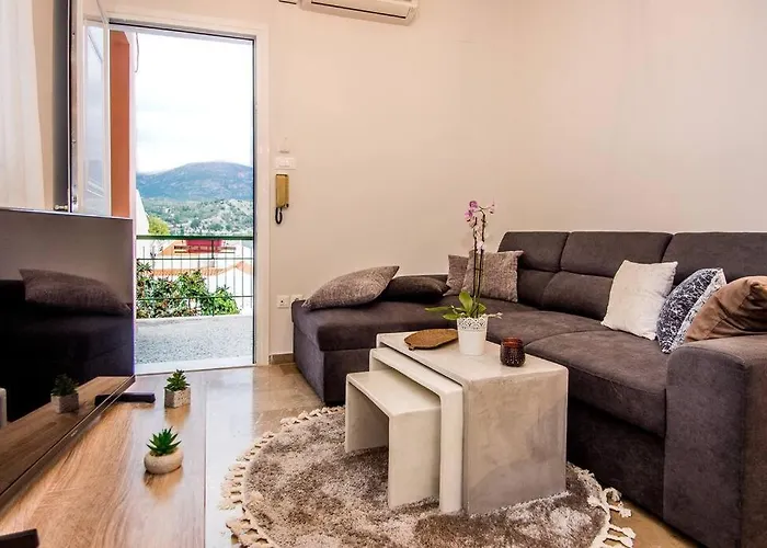 Kurti * Argostoli (Kefalonia)